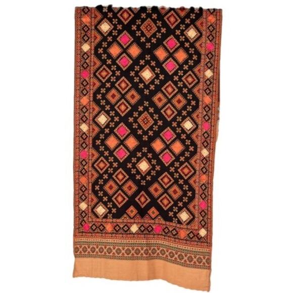 Home Decor Handi Craft Palace Table Runner 81" x 29" - Picture 3 of 7